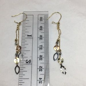 NEW 14k  Gold tricolor dangle earrings.